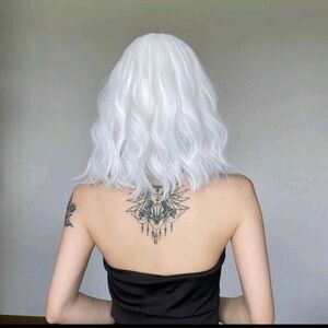 SHEIN White Wavy Hair Wig